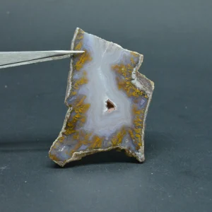 Yellow moss agate (or agate with yellow inclusion)